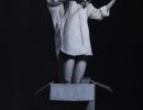 HEN: LEARNING VIOLIN 116 x 89 cm